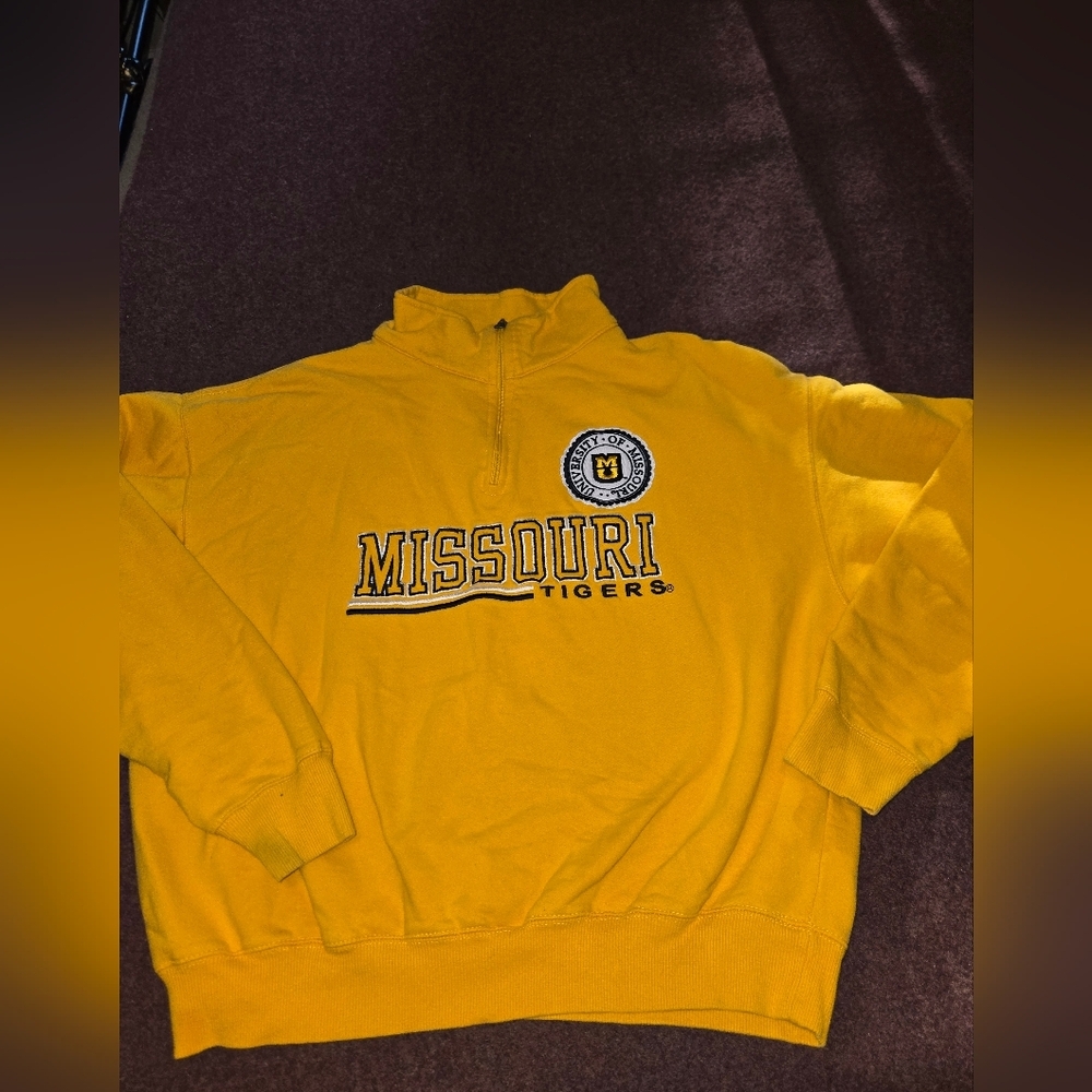 Missouri Tiger Sweatshirt Measuring At A Ladies Size XL No Size Tag